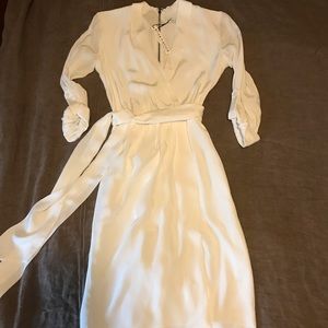 Alice & Olivia Off White belted dress NWT